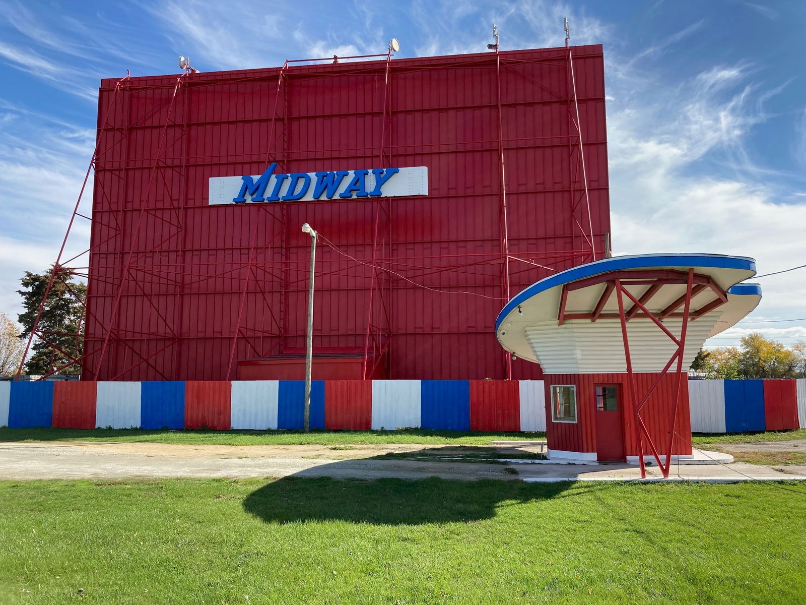 DRIVE-INS NEAR ME | STERLING, IL - MOVIE SHOWTIMES